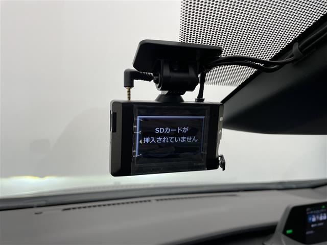 Toyota PRIUS 2023 8272518-3