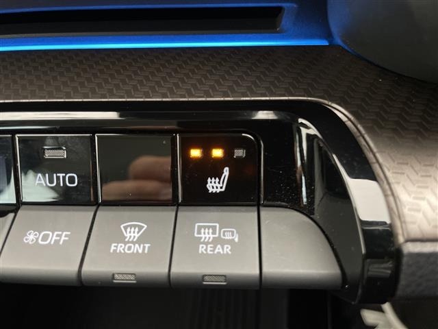 Toyota PRIUS 2023 8272518-7