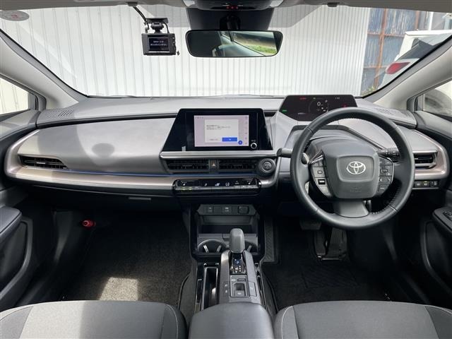 Toyota PRIUS 2023 8272519-15