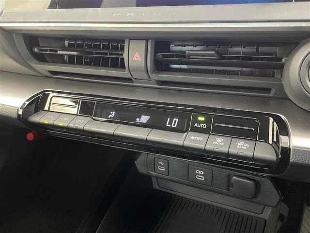Toyota PRIUS 2025 8272520-7