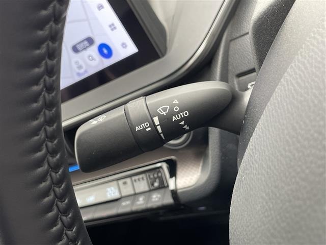 Toyota PRIUS 2023 8272522-3