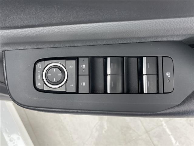 Toyota PRIUS 2023 8272522-4