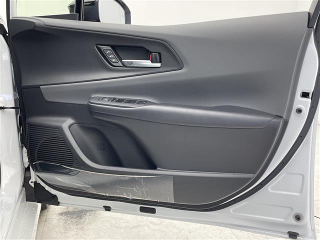 Toyota PRIUS 2023 8272522-6