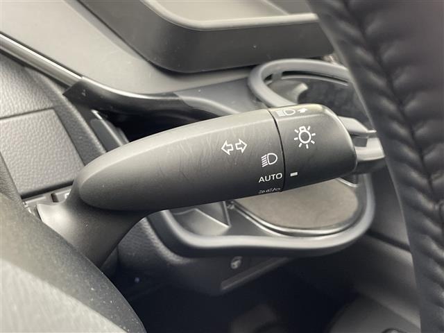 Toyota PRIUS 2023 8272522-9