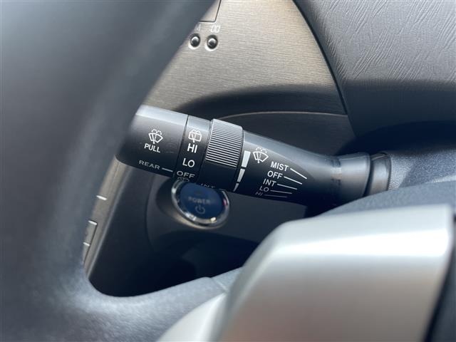 Toyota PRIUS 2013 8272523-6