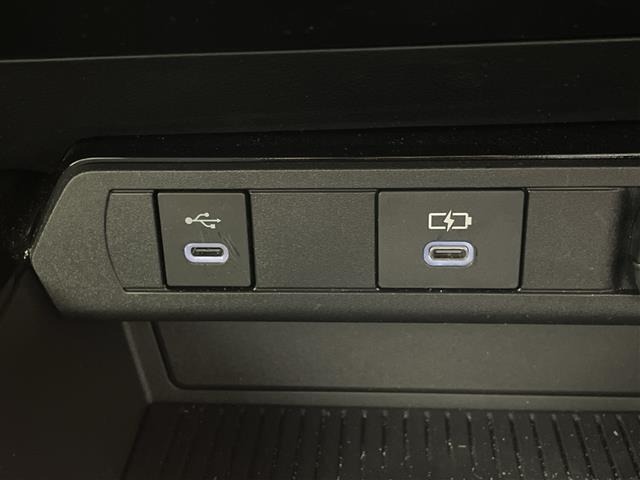 Toyota PRIUS 2024 8272524-11