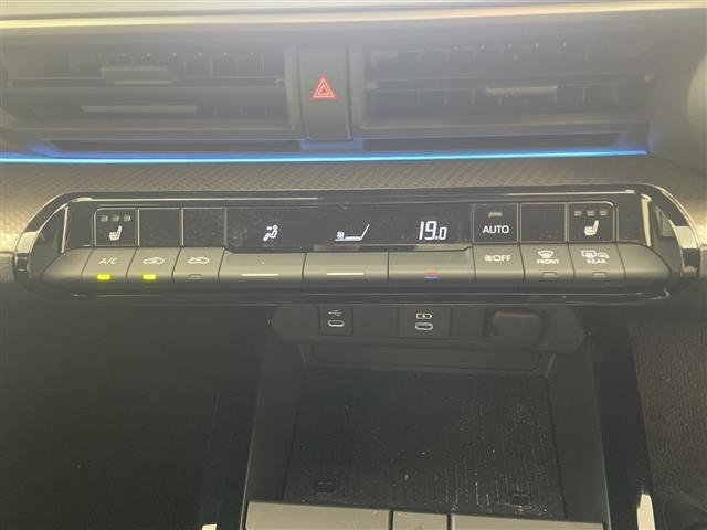 Toyota PRIUS 2024 8272524-22
