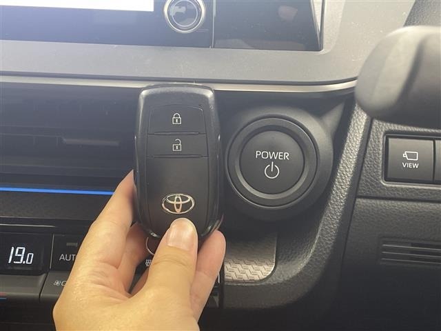 Toyota PRIUS 2024 8272524-9