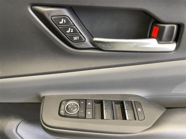 Toyota PRIUS 2023 8272525-4