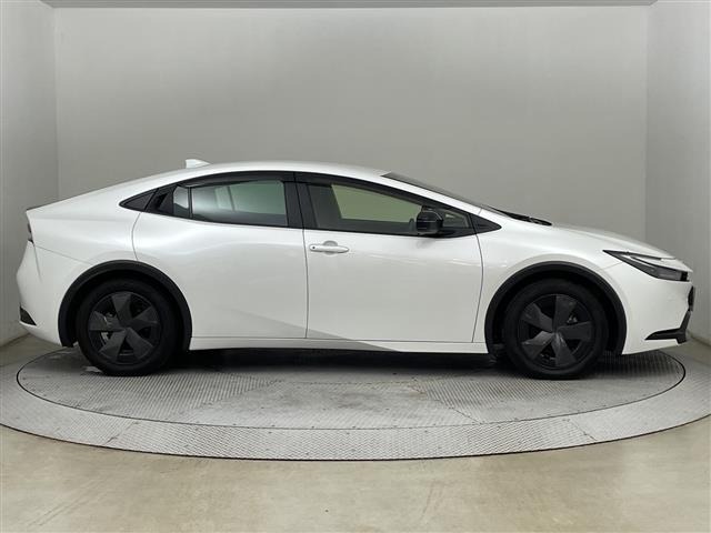 Toyota PRIUS 2023 8272526-21