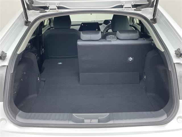 Toyota PRIUS 2023 8272526-9