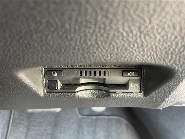 Toyota PRIUS 2017 8272529-11