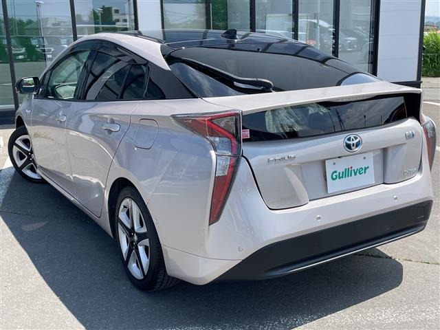 Toyota PRIUS 2017 8272529-13