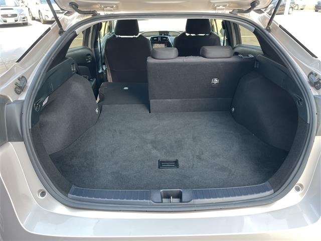 Toyota PRIUS 2017 8272529-6