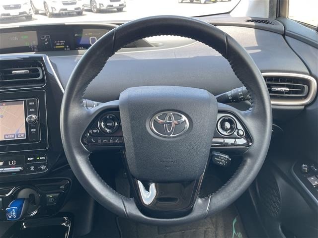 Toyota PRIUS 2017 8272529-8