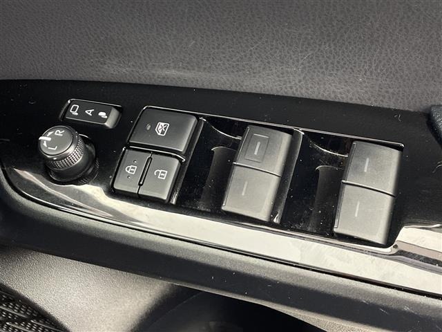 Toyota PRIUS 2019 8272533-6