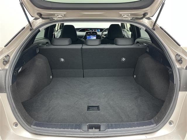 Toyota PRIUS 2018 8272534-10