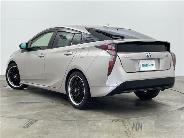 Toyota PRIUS 2018 8272534-13