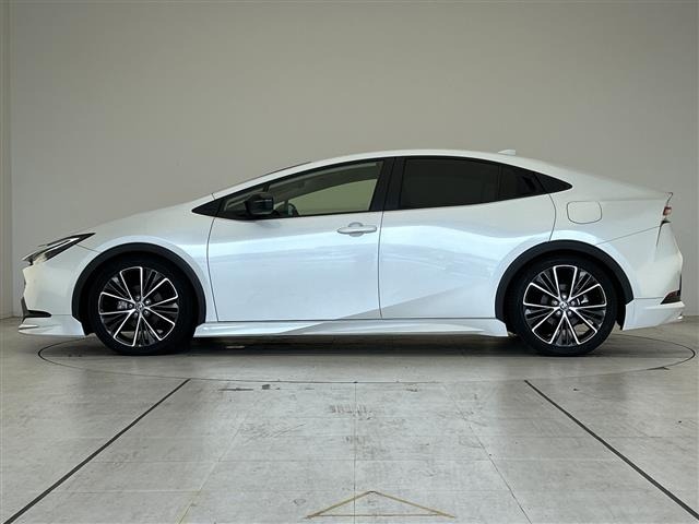 Toyota PRIUS 2025 8272536-2