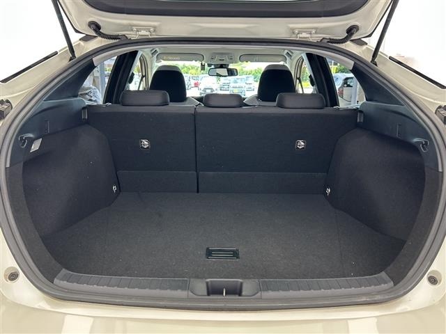 Toyota PRIUS 2017 8272537-10