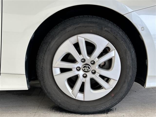 Toyota PRIUS 2017 8272537-11