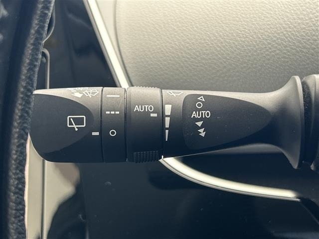 Toyota PRIUS 2017 8272537-2
