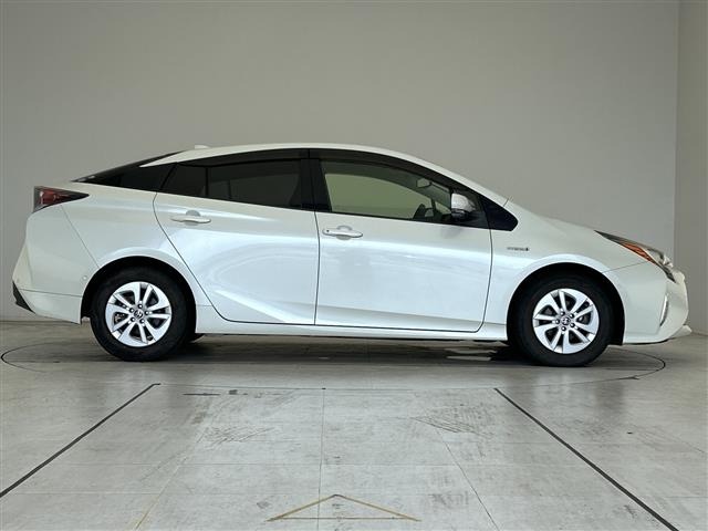Toyota PRIUS 2017 8272537-20