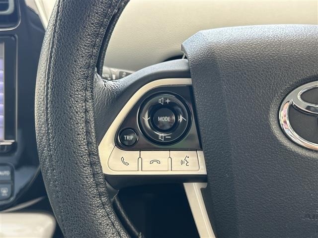 Toyota PRIUS 2017 8272537-4