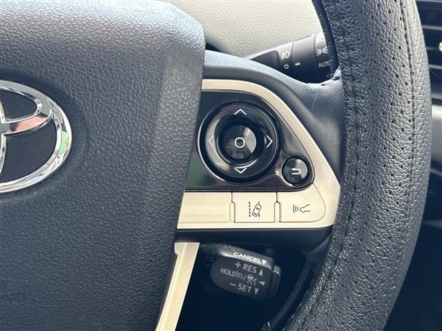 Toyota PRIUS 2017 8272537-6