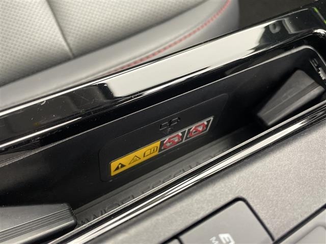 Toyota PRIUS 2023 8272539-18