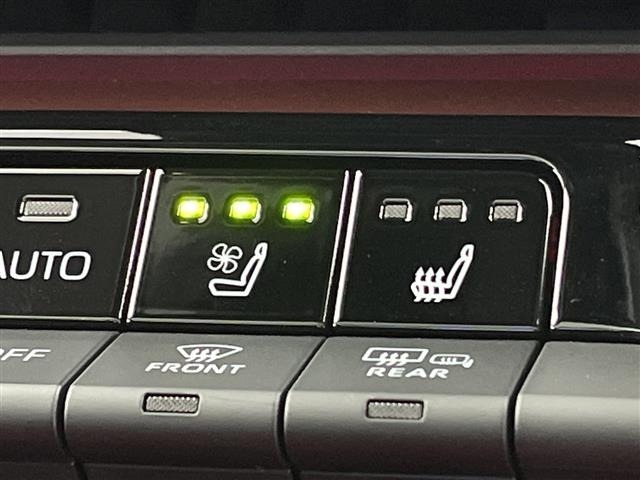 Toyota PRIUS 2023 8272539-19