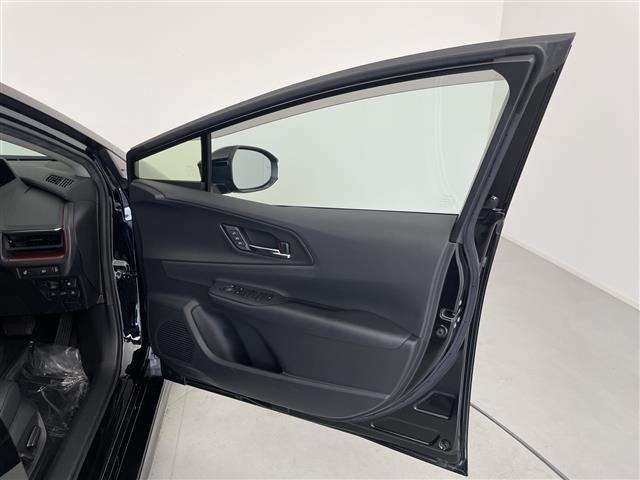 Toyota PRIUS 2023 8272539-4