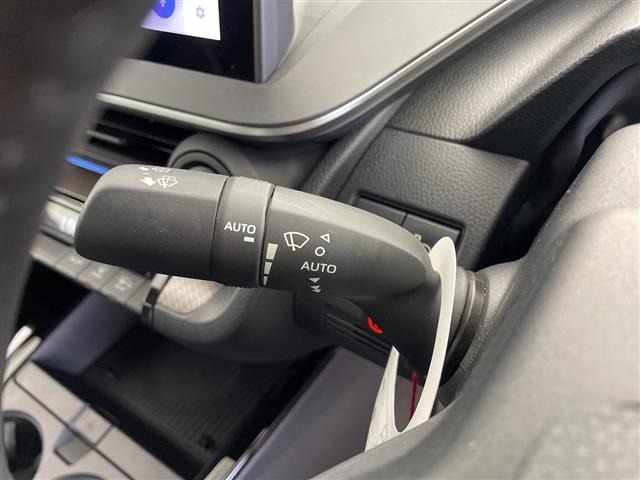 Toyota PRIUS 2023 8272540-17