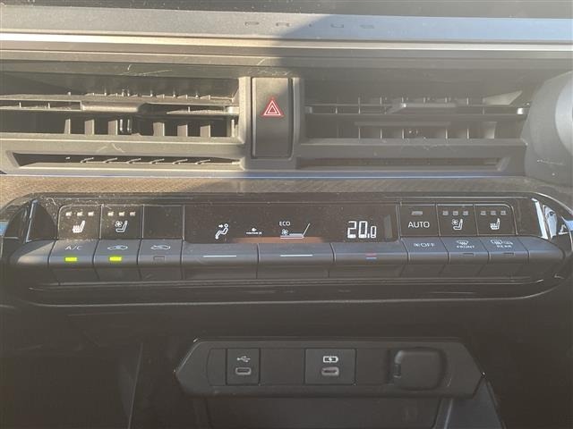 Toyota PRIUS 2023 8272541-10