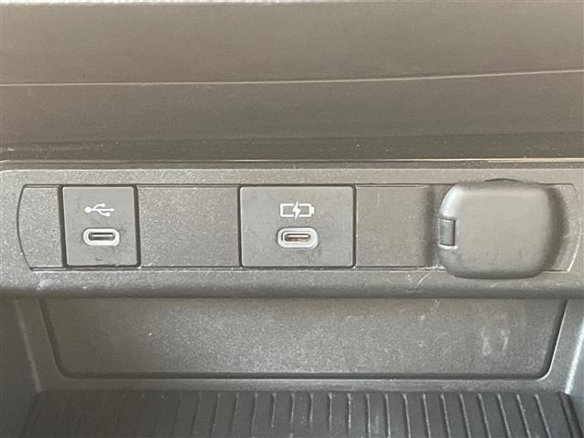 Toyota PRIUS 2023 8272541-20