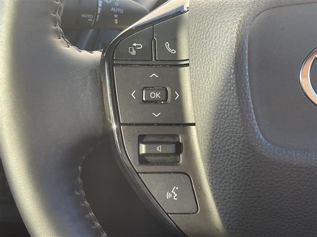 Toyota PRIUS 2023 8272541-3