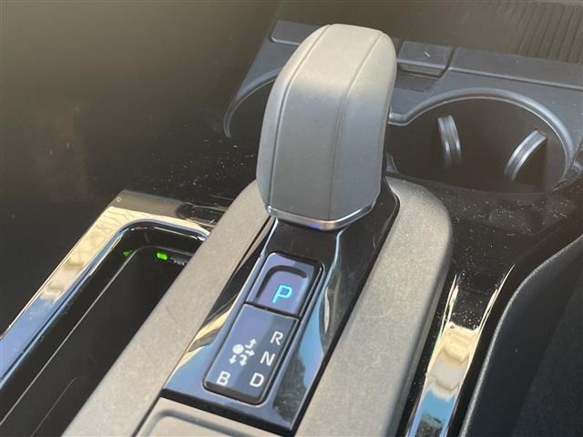 Toyota PRIUS 2023 8272541-9
