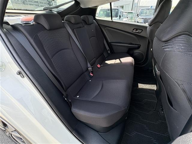 Toyota PRIUS 2018 8272542-10