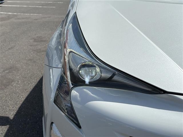 Toyota PRIUS 2018 8272542-13