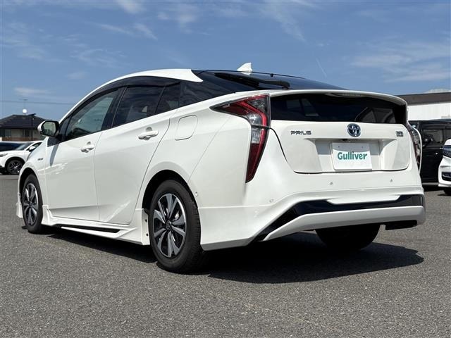 Toyota PRIUS 2018 8272542-2