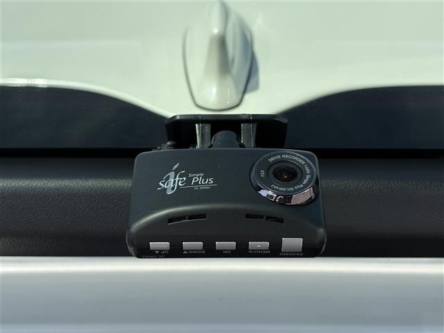Toyota PRIUS 2018 8272542-3