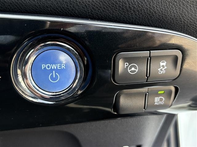 Toyota PRIUS 2018 8272542-7