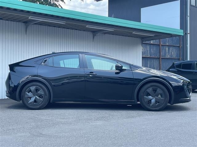 Toyota PRIUS 2023 8272544-4