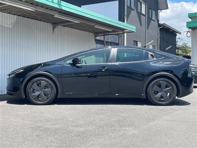Toyota PRIUS 2023 8272544-6