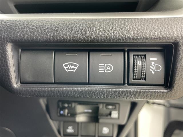 Toyota PRIUS 2025 8272548-10