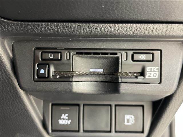 Toyota PRIUS 2025 8272548-11