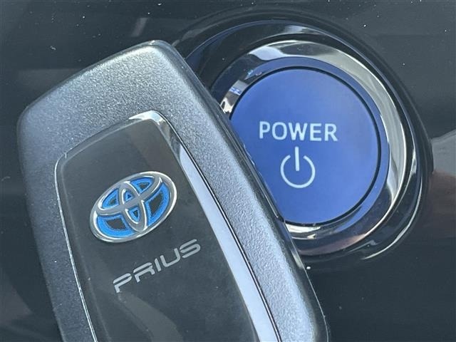Toyota PRIUS 2016 8272551-7