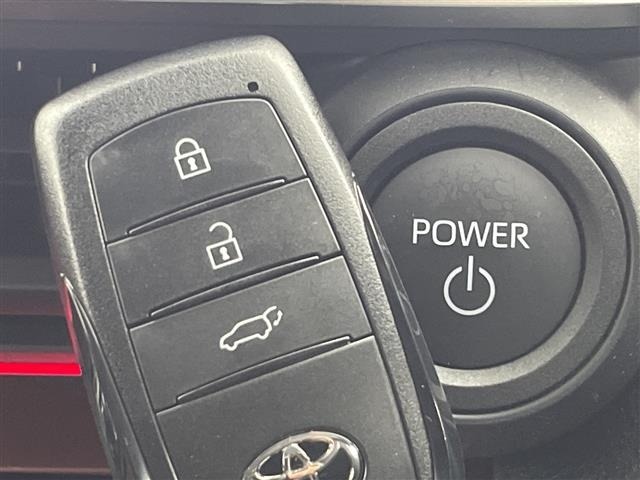 Toyota PRIUS 2024 8272553-1