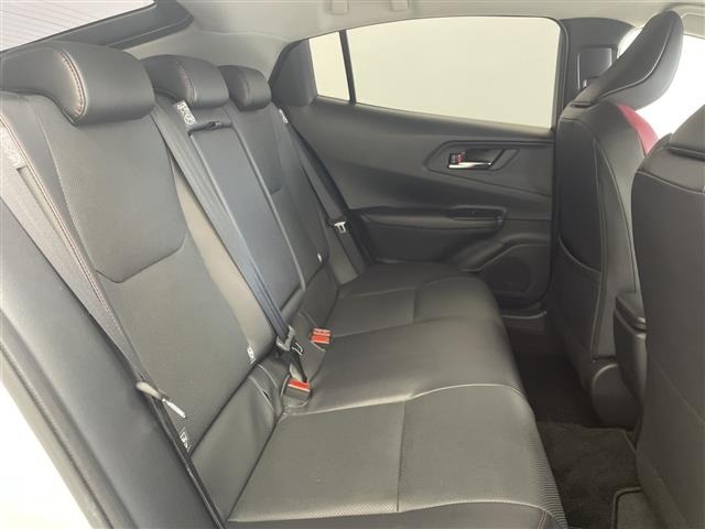 Toyota PRIUS 2024 8272553-11