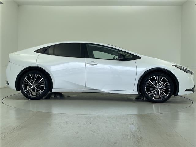 Toyota PRIUS 2024 8272553-2